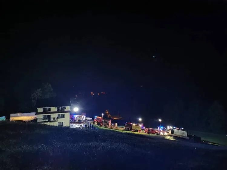 Nocny pożar w Skrzydlnej. Paliło się poddasze budynku mieszkalnego