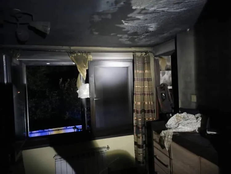 Nocny pożar w Skrzydlnej. Paliło się poddasze budynku mieszkalnego