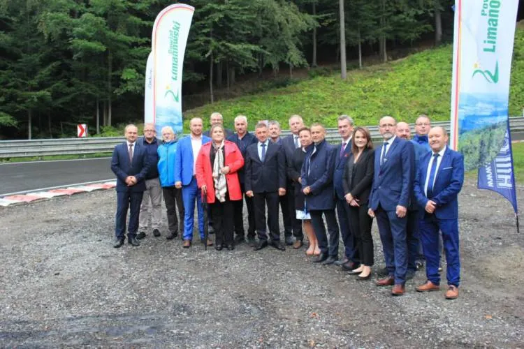 Powiat Limanowski: ważne Inwestycje drogowe oficjalnie odebrane