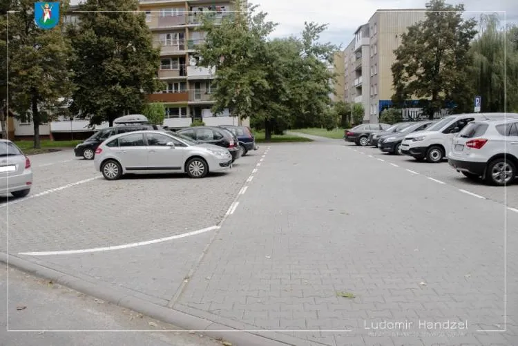 Przy ul. Armii Krajowej pojawiły się nowe miejsca parkingowe Nowy Sącz