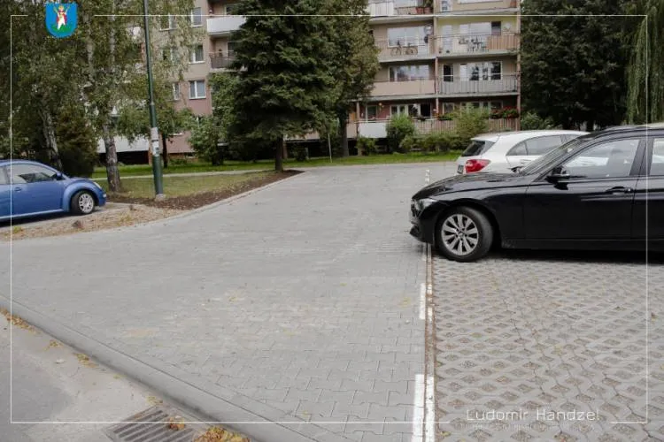 Przy ul. Armii Krajowej pojawiły się nowe miejsca parkingowe Nowy Sącz
