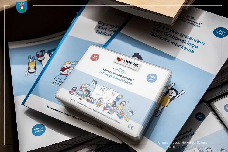 Miasto otrzymało od Fundacji NEWAG pomoce pedagogiczne dla nowosądeckich szkół Nowy Sącz