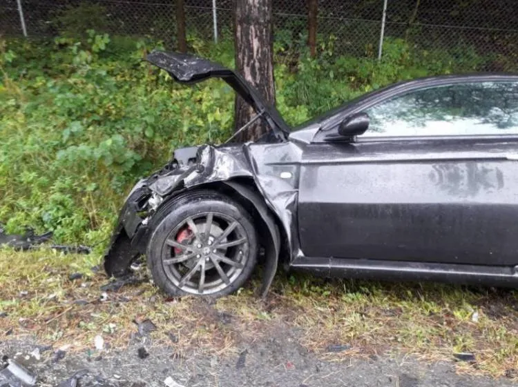 Długołęka Świerkla: Dwa auta rozbite, a uczestnicy zdarzenia w szpitalu