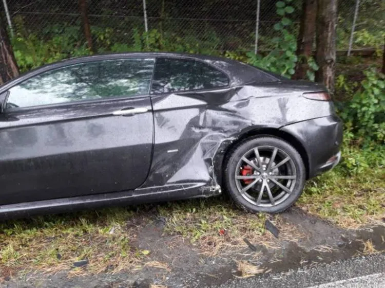 Długołęka Świerkla: Dwa auta rozbite, a uczestnicy zdarzenia w szpitalu