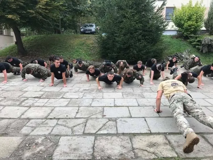 Pogranicznicy szkolili młodzież z Tymbarku