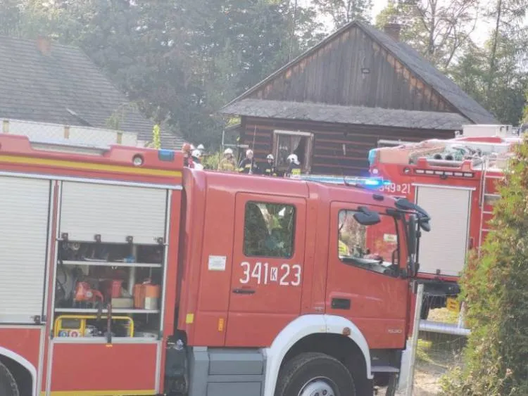 W jednym z budynków mieszkalnych w Kąclowej zapaliła się skrzynka elektryczna