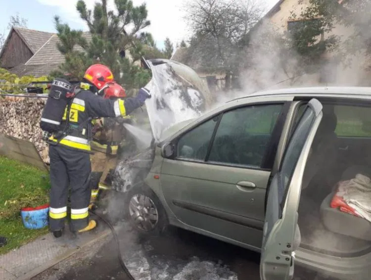 Mała Wieś: Na terenie prywatnej posesji palił się samochód osobowy