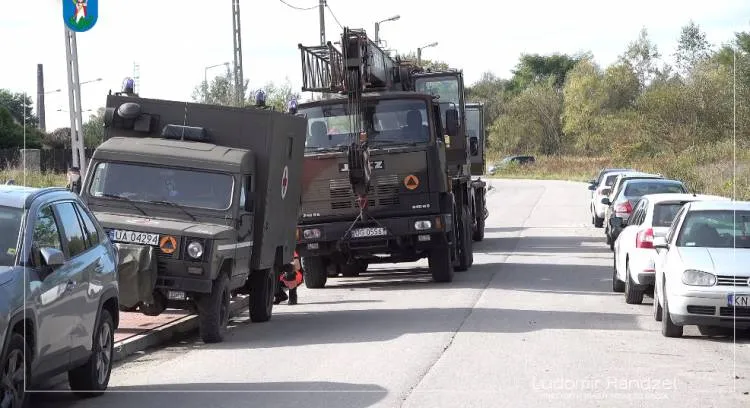 Do miasta przyjechali żołnierze z 3 Batalionu Inżynieryjnego w Nisku, którzy zmontują most tymczasowy na rzece Kamienica