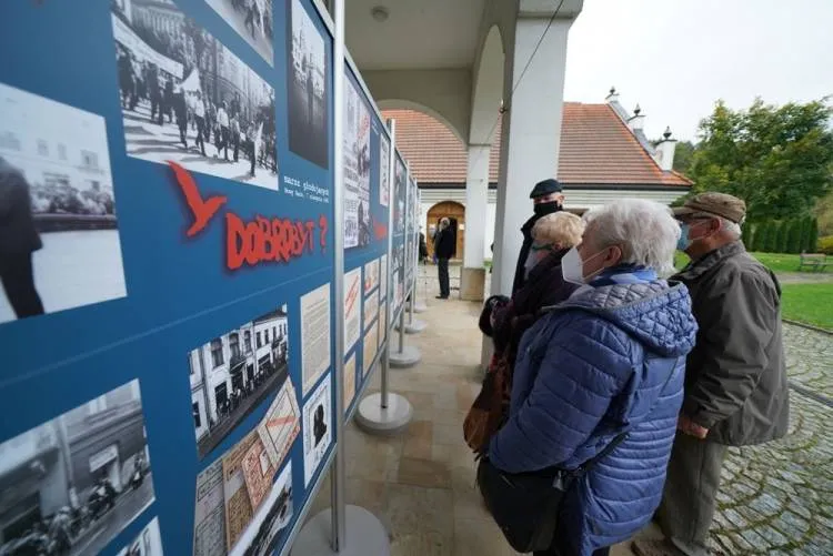 W Miasteczku Galicyjskim można oglądać wystawę „Ku wolności. NSZZ Solidarność. Ruch obywatelski”