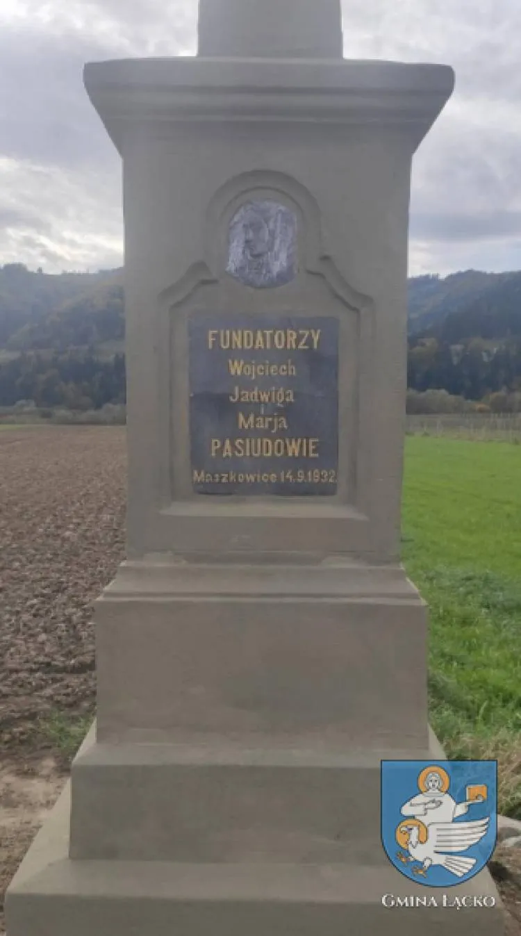 W Maszkowicach odbudowano przydrożną kapliczkę