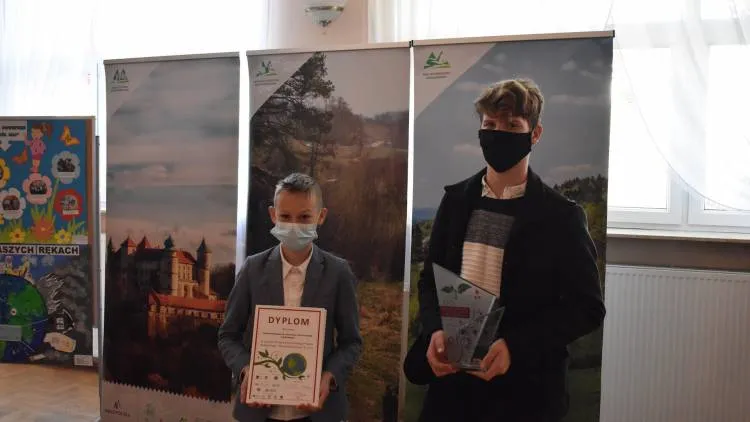 Szkoła w Rdziostowie po raz drugi z tytułem Ekoszkoła 2020