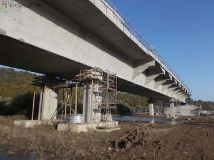 Zaawansowanie prac przy budowie mostu w Kurowie wynosi 45 %