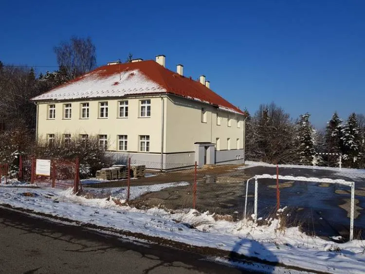 Rozpoczął się ostatni etap prac modernizacyjnych w budynku dawnej szkoły w Bukowcu