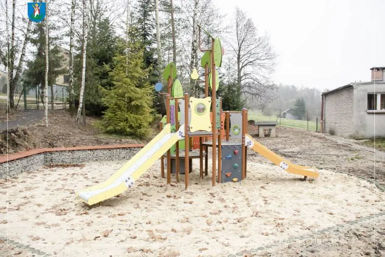 Zakończyła się budowa nowego placu zabaw przy Szkole Podstawowej nr 11