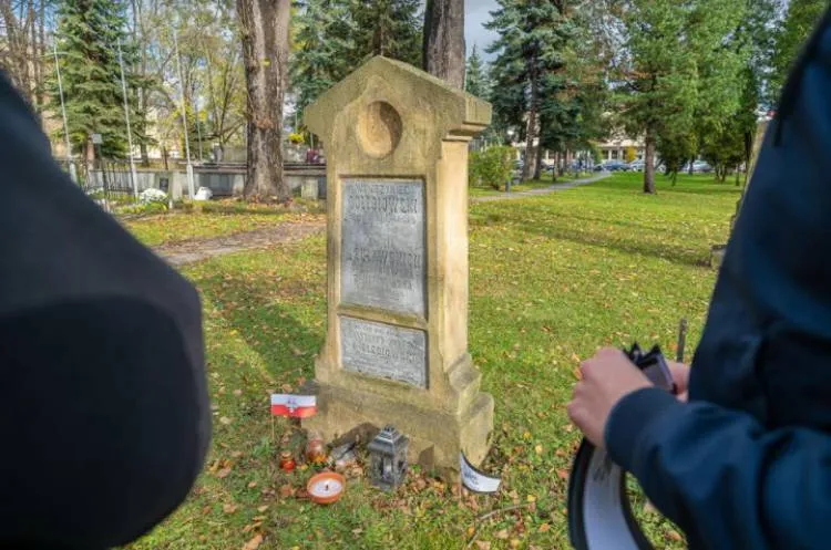 Ocalmy Stary Cmentarz: Ruszyła zbiórka pieniędzy na renowację zabytkowych nagrobków