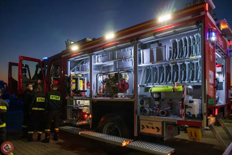 Druhowie z OSP Mogilno mają nowy wóz strażacki