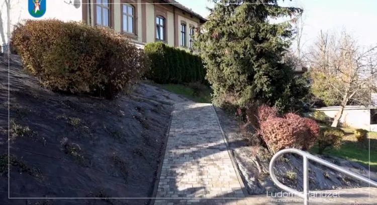 Kończy się remont schodów łączących Bulwar Narwiku z ul. Matejki