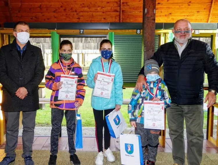 Na terenie sądeckiej strzelnicy sportowej odbyły się zawody strzeleckie upamiętniające 102 rocznicę odzyskania niepodległości