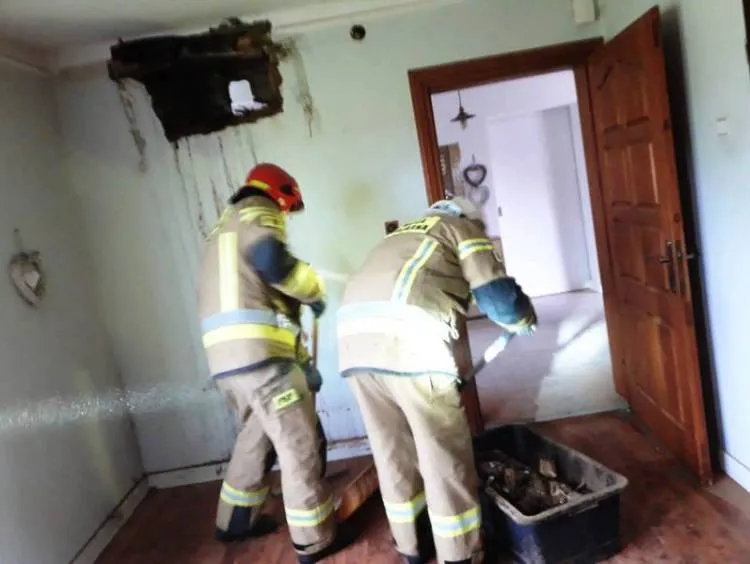 Łazy Biegonickie: Pożar instalacji elektrycznej w drewnianym domu