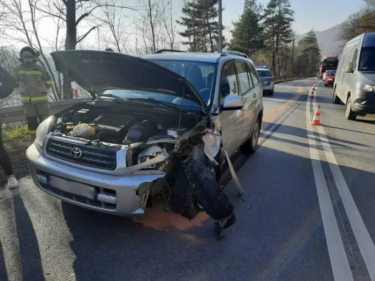 O włos od tragedii, z ciężarówki oderwało się koło i uderzyło w nadjeżdżający z przeciwka samochód osobowy