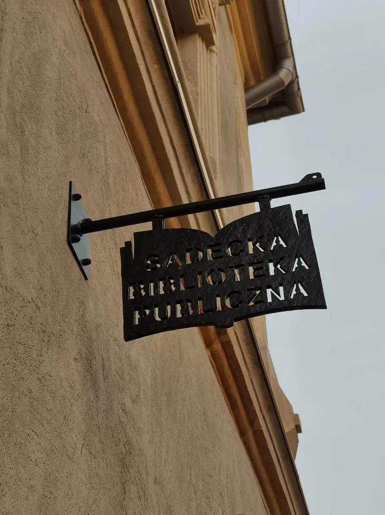 Sądecka Biblioteka Publiczna zyskała nową elewację