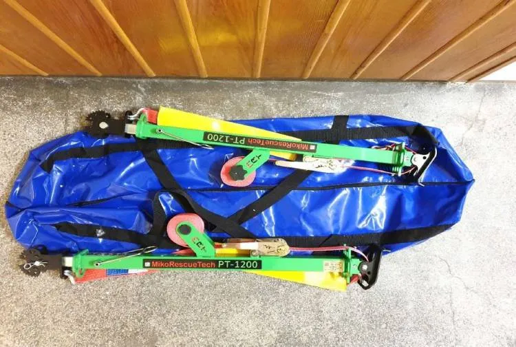 Druhowie z OSP Męcina otrzymali nowe mundury bojowe i sprzęt ratowniczy