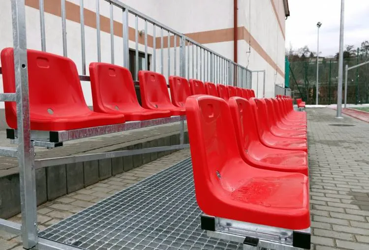 Przy Zespole Szkół Zawodowych w Grybowie pojawiło się nowe boisko. Jego budowa trwała miesiąc