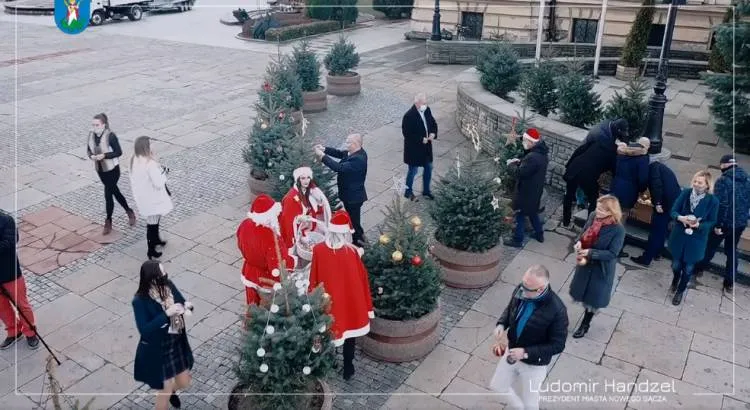 Na sądeckim rynku zrobiło się bardzo świątecznie