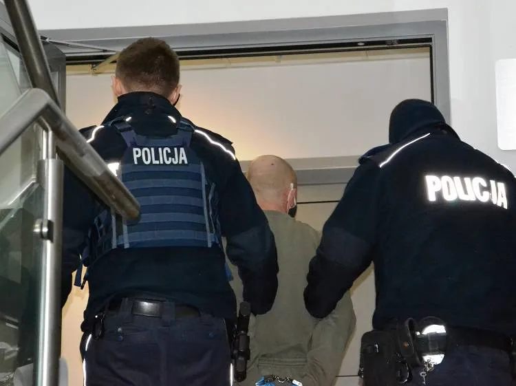 Pobili, okradli i wrzucili do potoku. Sprawcy brutalnego rozboju trafili do aresztu