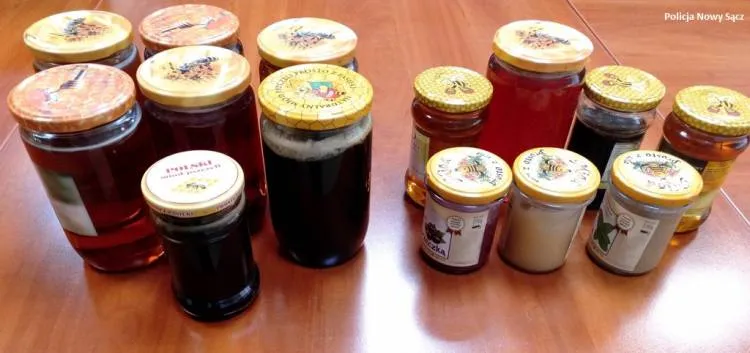 Do trzech razy sztuka. Okradali stoiska z regionalnymi produktami. W końcu wpadli w ręce Policji