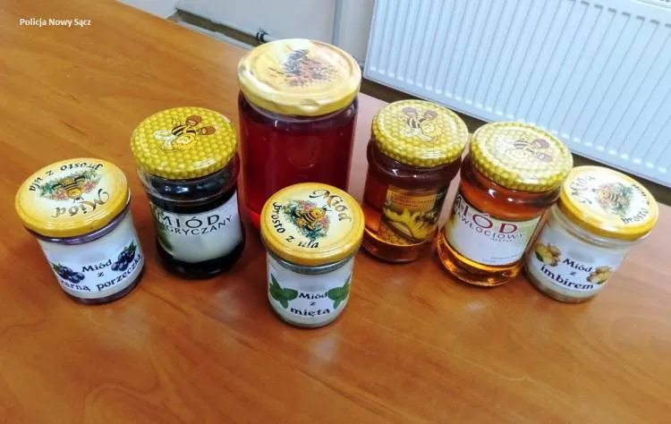 Do trzech razy sztuka. Okradali stoiska z regionalnymi produktami. W końcu wpadli w ręce Policji