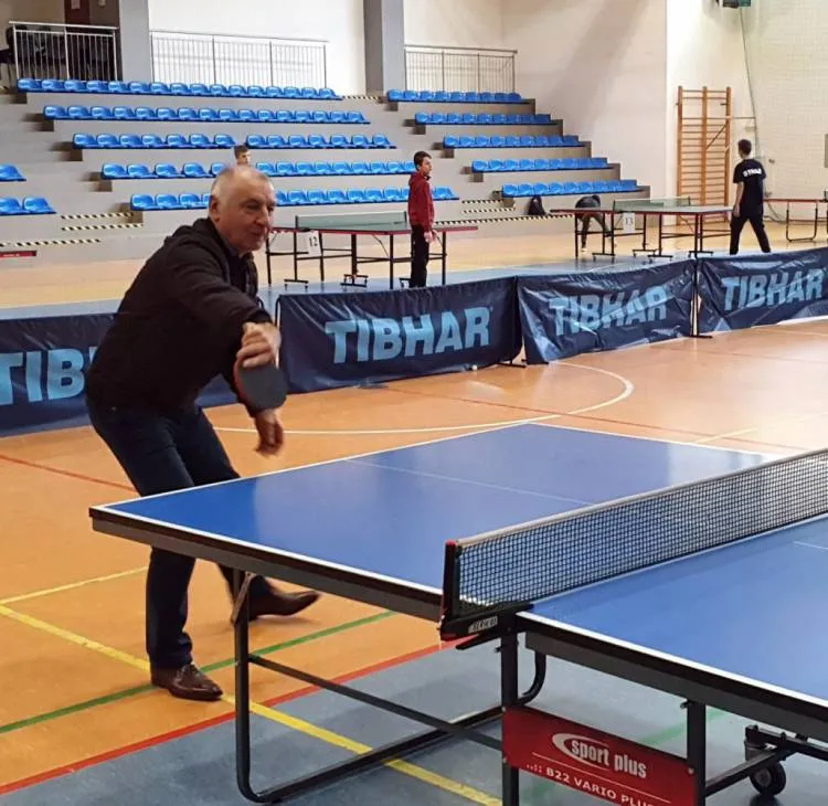 W sali sportowej w Łącku odbył się VIII Powiatowy Turniej Tenisa Stołowego dla młodzieżowych drużyn pożarniczych z Powiatu Nowosądeckiego