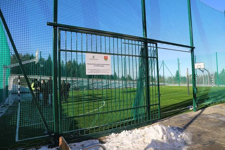 Zakończyła się przebudowa boiska sportowego w Starym Rybiu
