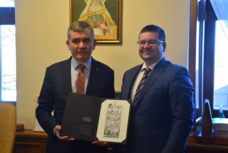 Dyrektor Instytutu Słowackiego w Warszawie Adrián Kromka odwiedził Stary Sącz 