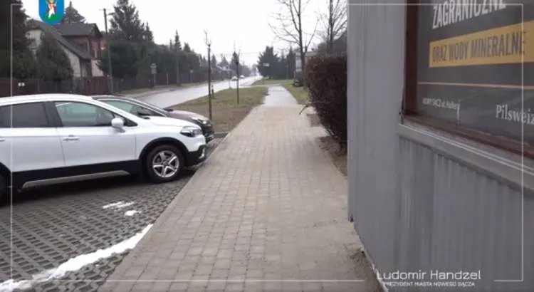 Nowy chodnik i zatoka parkingowa przy ul. Hallera Nowy Sącz