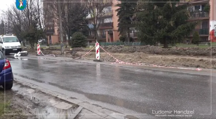 Trwa remont chodnika i zatoki postojowej przy ul. Stramki Nowy Sącz