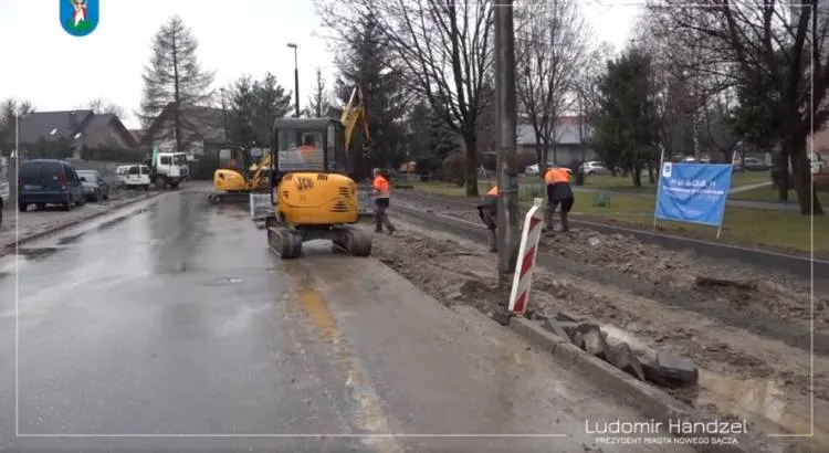 Trwa remont chodnika i zatoki postojowej przy ul. Stramki Nowy Sącz