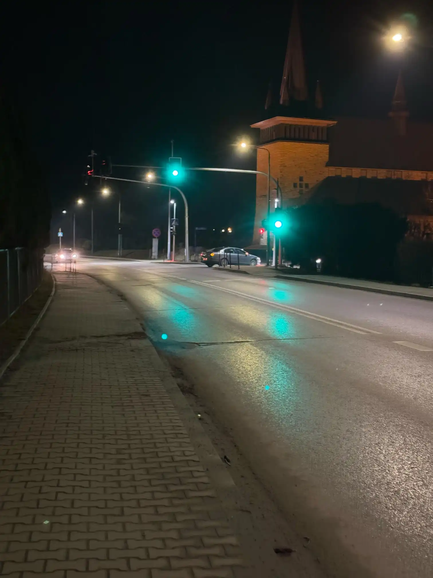 Zawada zyskała nowe światła. Zmiany na skrzyżowaniu z ul. Nawojowską poprawią bezpieczeństwo