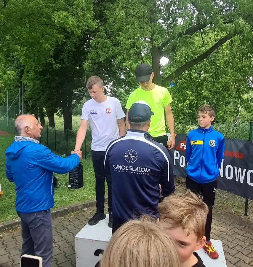 Starosta nowosądecki pogratulował młodym kajakarzom