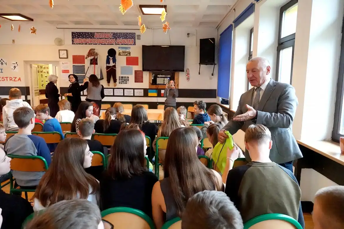 Starosta nowosądecki odwiedził dzieci z Ukrainy przebywające w Domu Wczasów Dziecięcych w Piwnicznej-Zdroju