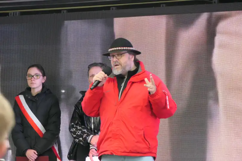 Marsz dla Pokoju w Nowym Sączu. Manifestacja sprzeciwu wobec wojny