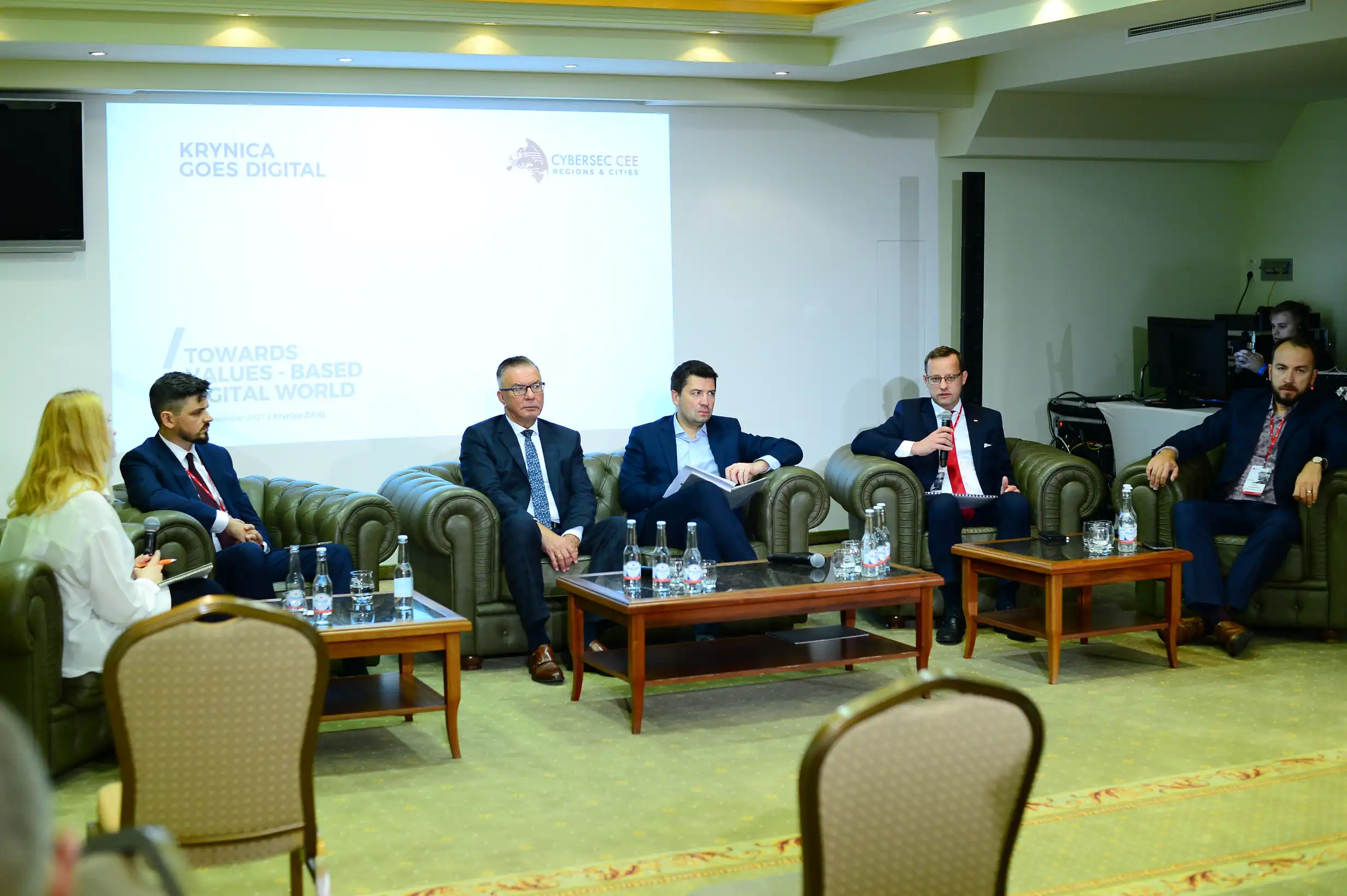 Debata „Sprawne sądy a rozwój gospodarczy” na Forum Cybersec w Krynicy