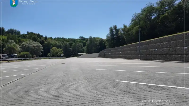 Nowoczesne inwestycje w spółce Nova. Parking i hale poprawią funkcjonowanie zakładu odpadów