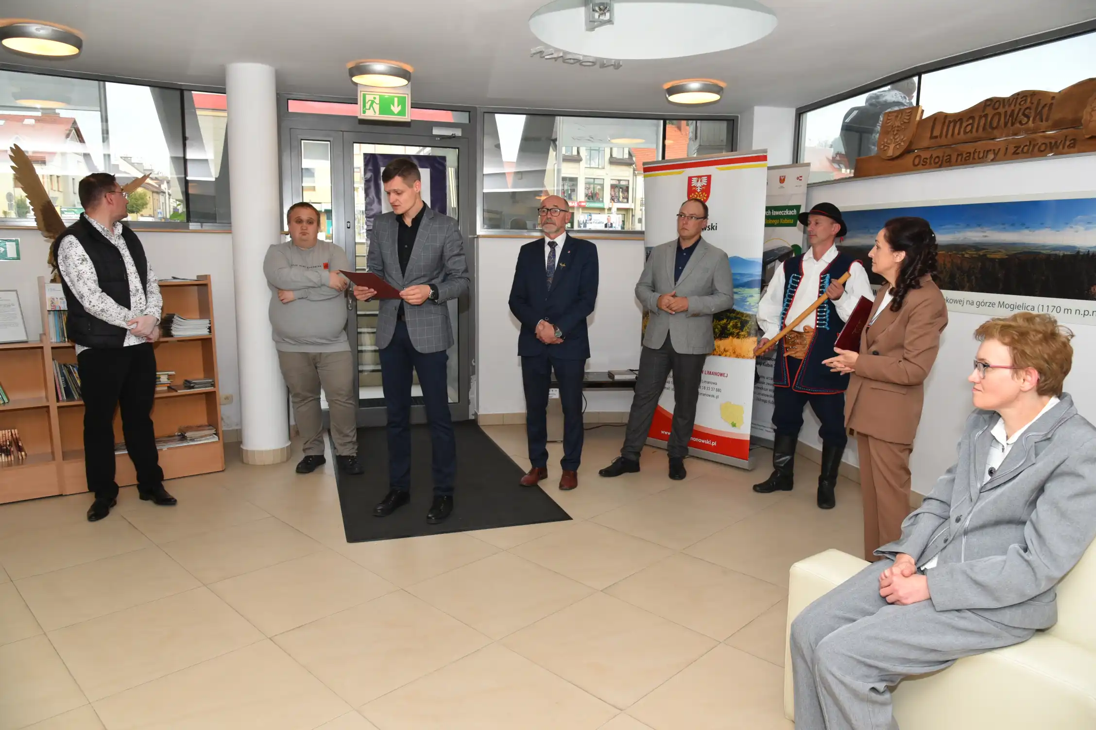 Wernisaż wystawy pn. „Droga Krzyżowa Narodu Polskiego – Wincenty Stanisław Gawron” w PCIT w Limanowej