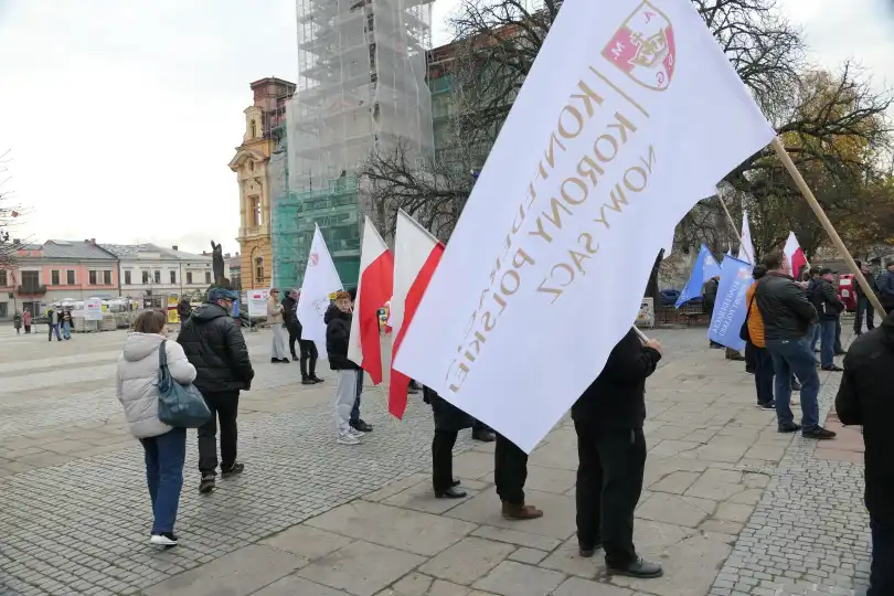 Marsz dla Pokoju w Nowym Sączu. Manifestacja sprzeciwu wobec wojny
