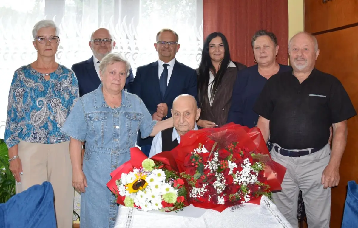 Piękny jubileusz mieszkańca gminy Dobra. Pan Stefan Łaskuda obchodził 100. urodziny