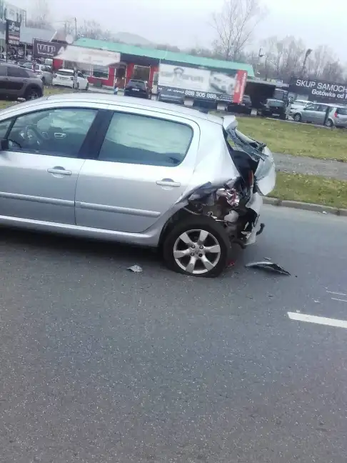 Kolizja na Al. Piłsudskiego w Nowym Sączu [FILM]