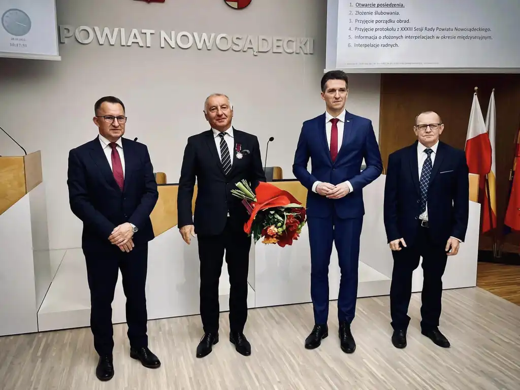 Starosta nowosądecki odznaczony Srebrnym Krzyżem Zasługi