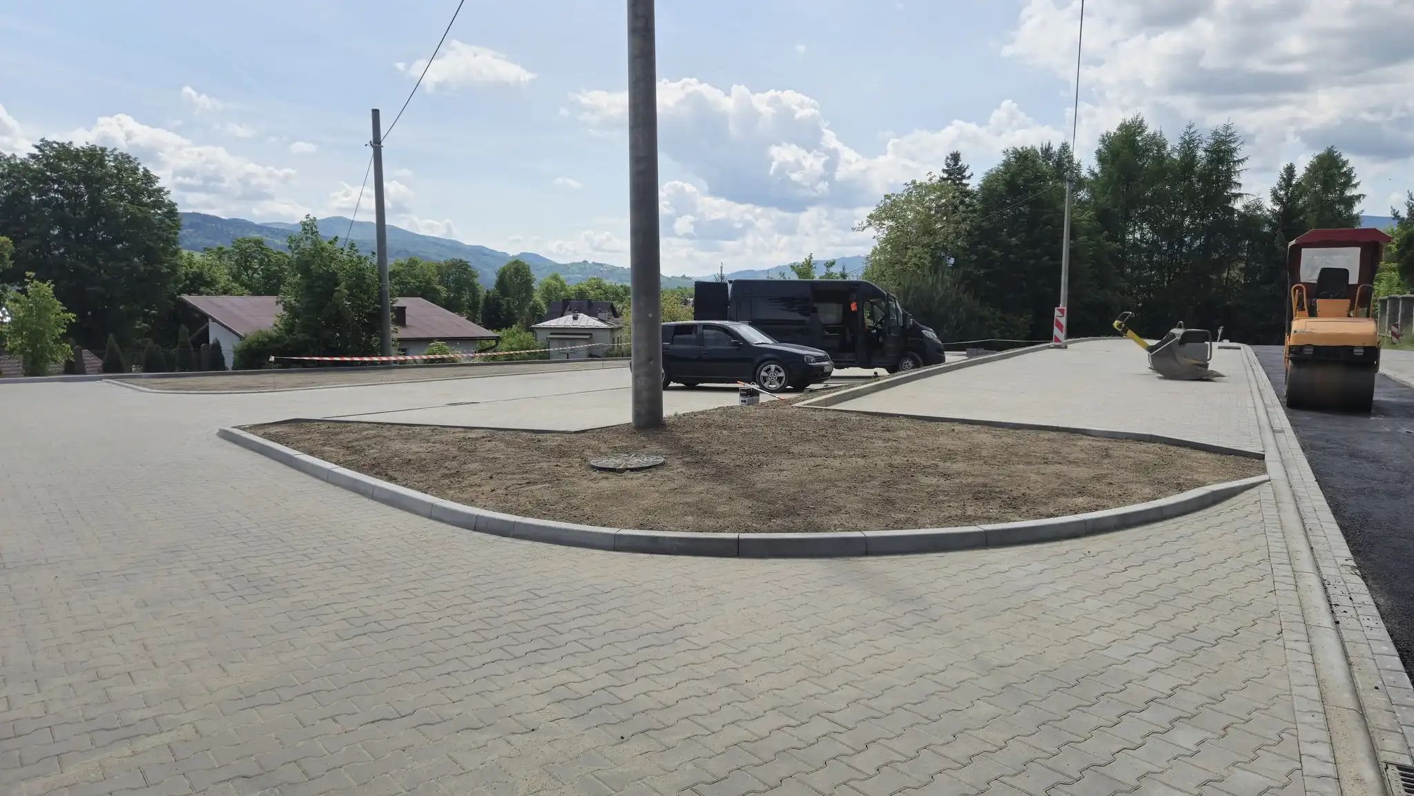 Nowy parking przy cmentarzu w Starym Sączu prawie gotowy