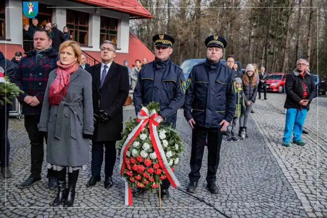 Nowy Sącz: Władze miasta upamiętniły 12. rocznicę katastrofy smoleńskiej